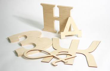 Буквы и слова из дерева без окрашивания