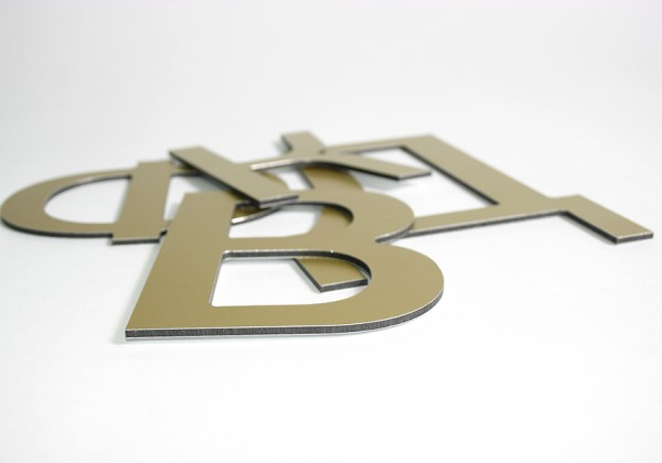 Буквы и слова из пластиков (ПВХ, оргстекло, Rowmark)