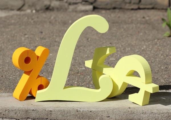 Буквы и слова из пенопласта и пеноплекса